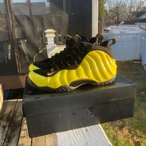 Nike AirbFoamposite One PRM Wu Tang Optic Yellow Size 9 Mens
